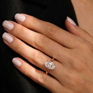 Traceable diamond from Botswana on model 
