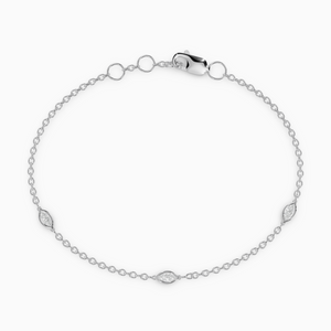GUARDIAN Bracelet in white gold with diamond-set eye motif, fine chain design with traceable natural diamonds.